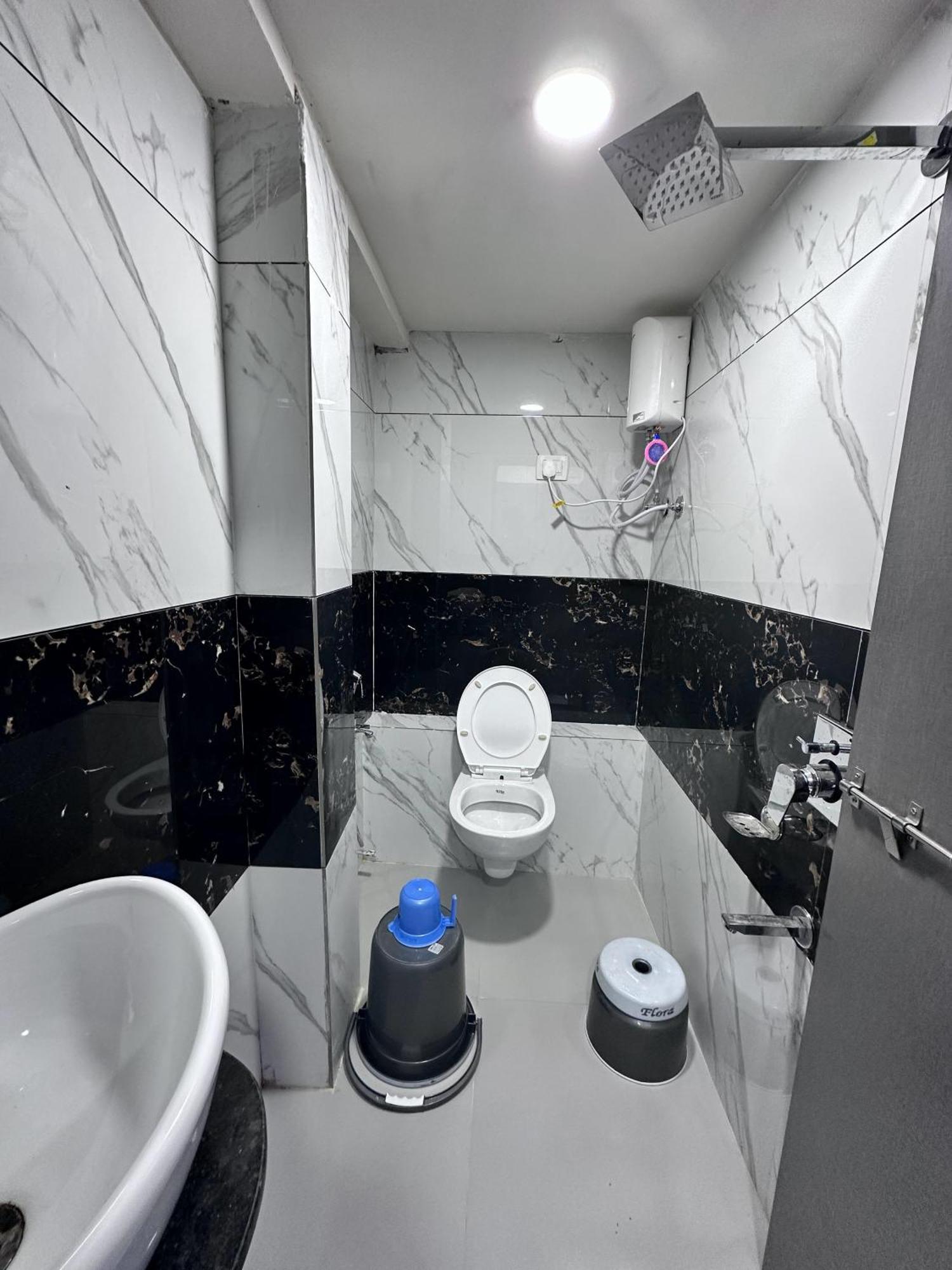 Hotel The Pacific Ahmedabad Airport エクステリア 写真